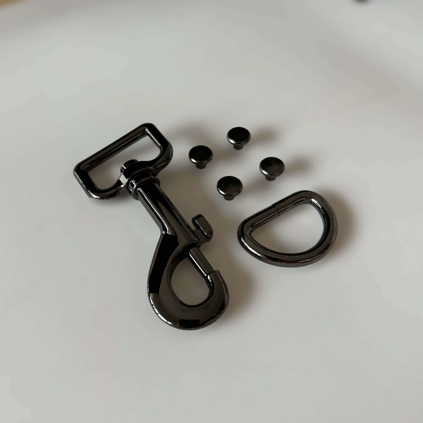 Plated Leash Pack